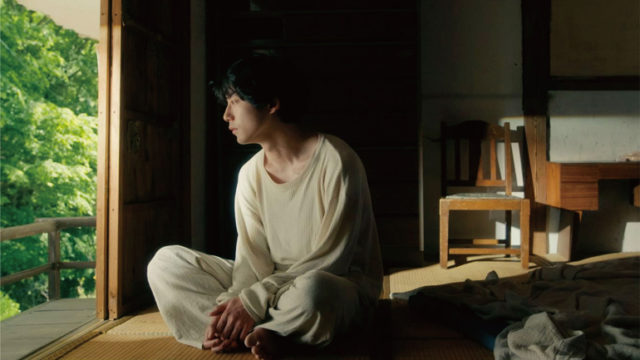 『サイド バイ サイド 隣にいる人』: 不思議な力を持ち、傷ついた人を癒す青年を坂口健太郎が演じた「マジックリアリズム」映画。